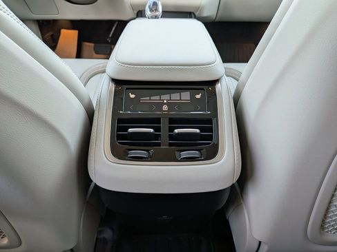 New 2026 Volvo XC90 B6 Ultra w/ Protection Package AWD/4WD image 4