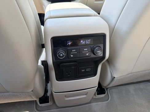 Used 2021 GMC Acadia Denali w/ Denali Technology Package FWD image 20