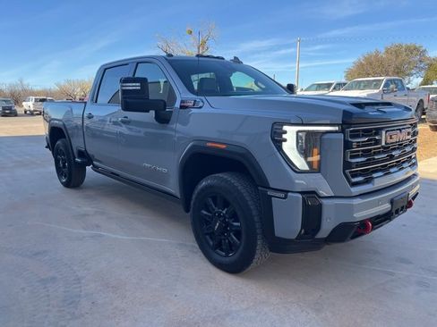 Used 2025 GMC Sierra 2500 AT4 w/ AT4 Premium Plus Package image 3