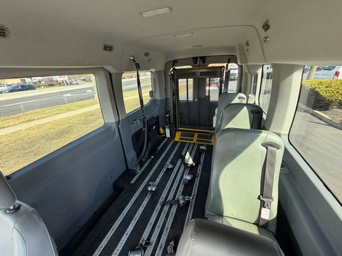 Used 2018 Ford Transit 150 XL image 18