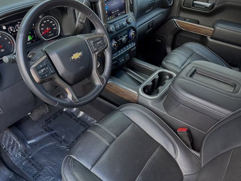 Used 2022 Chevrolet Silverado 1500 High Country w/ Z71 Off-Road Package AWD/4WD image 9
