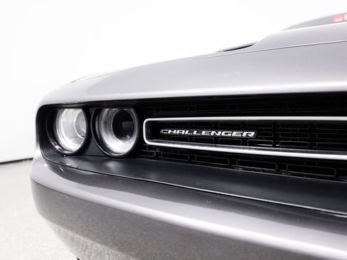 Used 2021 Dodge Challenger SXT image 4