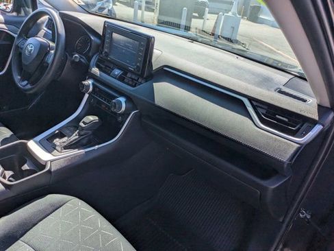 Used 2021 Toyota RAV4 XLE image 6