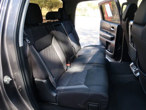 Used 2016 Toyota Tundra SR5 image 13