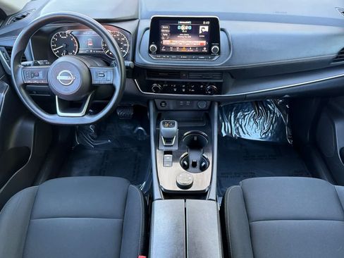 Used 2024 Nissan Rogue S AWD/4WD image 3