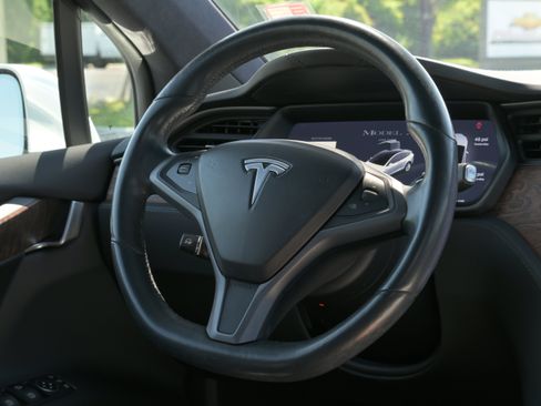 Used 2020 Tesla Model X Long Range AWD/4WD image 21