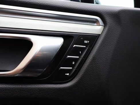 Used 2016 Porsche Macan S image 9