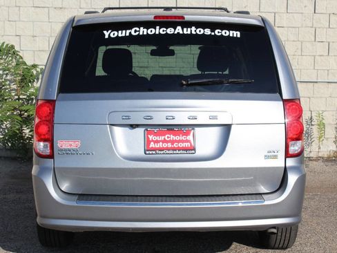 Used 2018 Dodge Grand Caravan SXT image 4