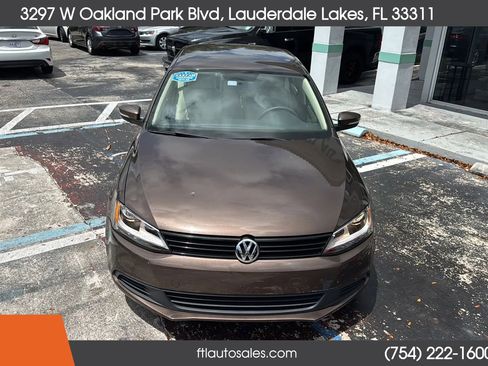 Used 2011 Volkswagen Jetta SE image 4