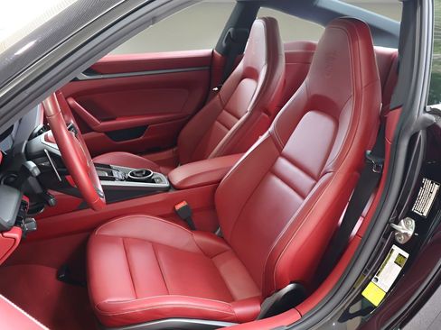 Used 2021 Porsche 911 Carrera 4S AWD/4WD image 12