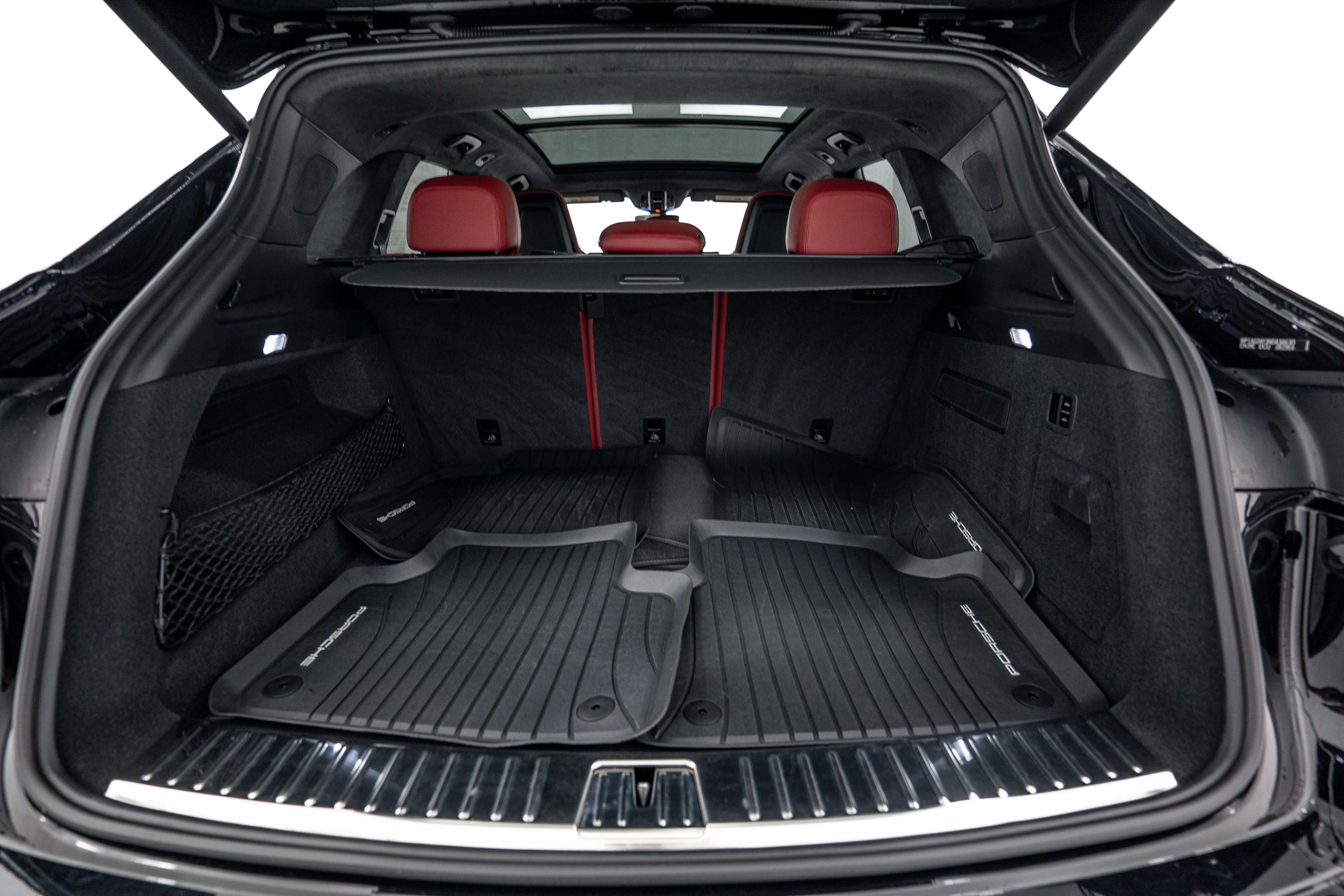 Certified 2022 Porsche Cayenne GTS AWD/4WD image 28