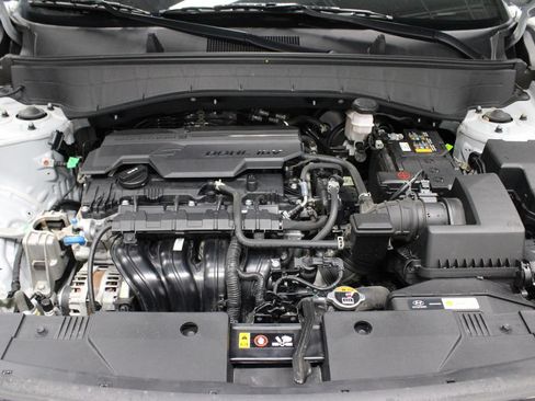 Used 2025 Hyundai Kona SEL FWD image 13