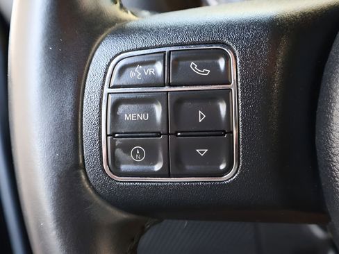 Used 2017 Jeep Wrangler Sahara image 18