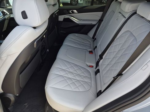 New 2026 BMW X5 xDrive40i w/ M Sport Package AWD/4WD image 17