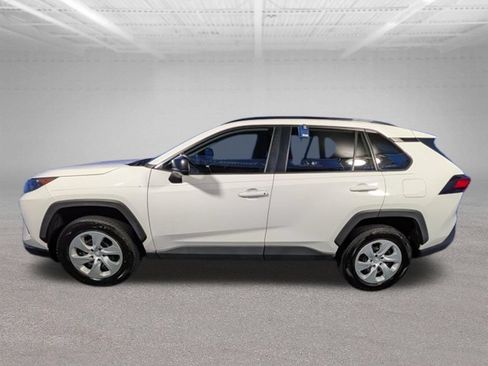 Used 2020 Toyota RAV4 LE FWD image 8