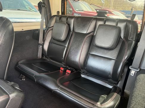 Used 2019 Jeep Wrangler Rubicon w/ Uconnect 4C Nav & Sound Group image 13
