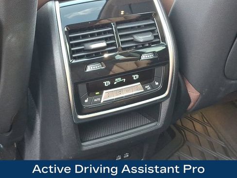 Used 2020 BMW X7 xDrive40i w/ Premium Package AWD/4WD image 19