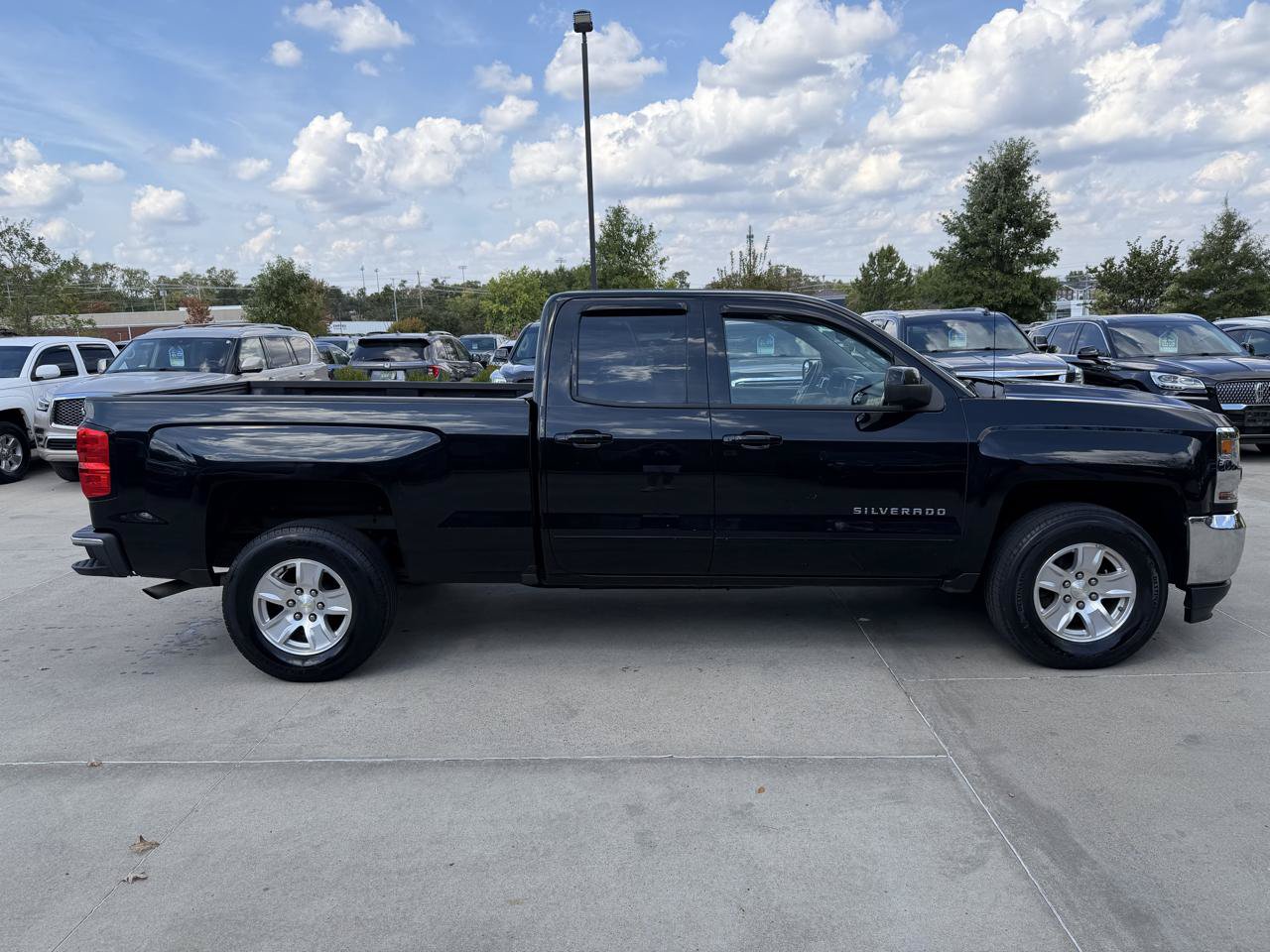 Used 2017 Chevrolet Silverado 1500 LT w/ All Star Edition RWD image 4