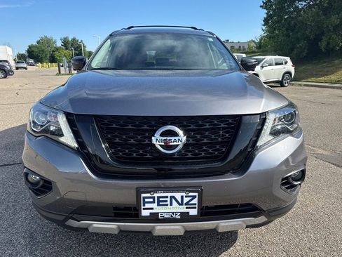 Used 2020 Nissan Pathfinder SL AWD/4WD image 2
