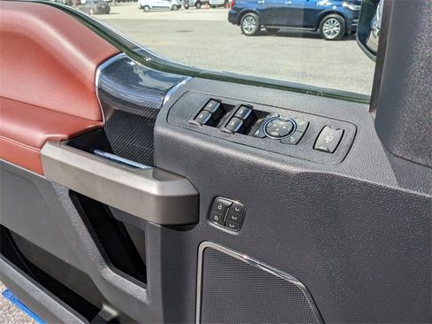 Used 2022 Ford F450 Platinum w/ FX4 Off-Road Package image 20