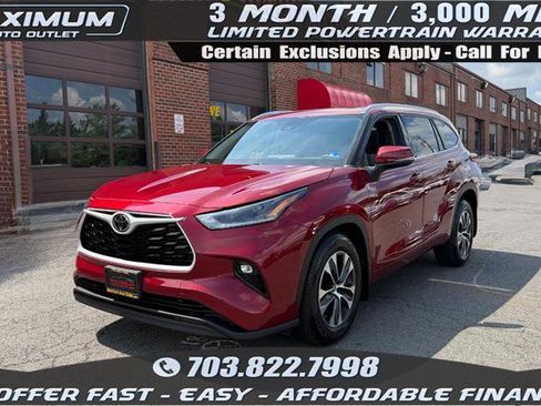 Used 2021 Toyota Highlander XLE AWD/4WD image 1