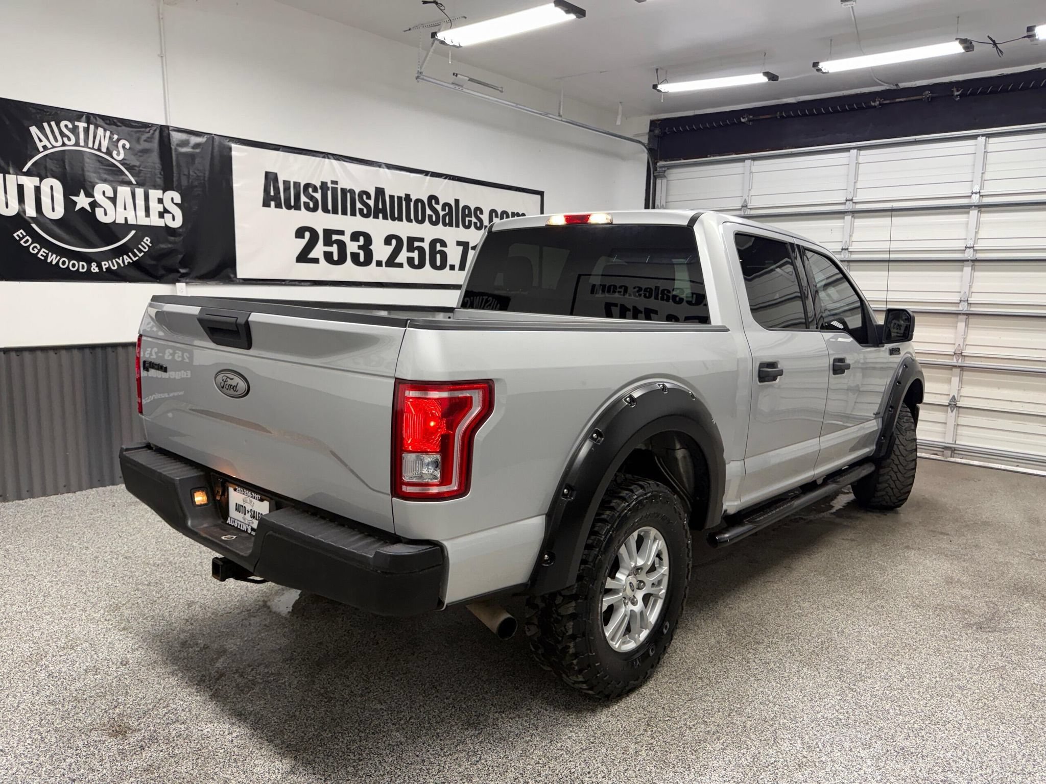 Used 2017 Ford F150 XLT AWD/4WD image 3