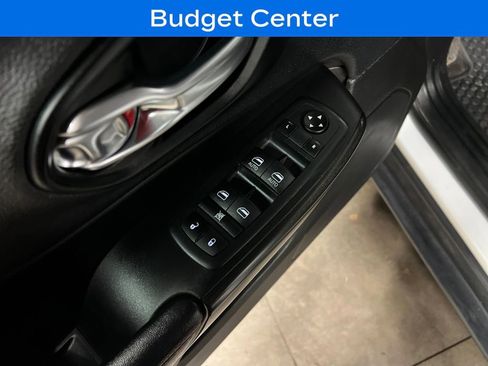 Used 2021 Jeep Cherokee Trailhawk w/ Trailer Tow Group AWD/4WD image 15