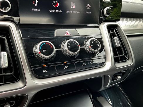 Certified 2023 Kia Sorento LX FWD image 15