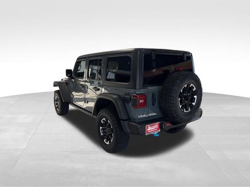 Used 2025 Jeep Wrangler Unlimited Rubicon 4xe w/ Convenience Group AWD/4WD image 3