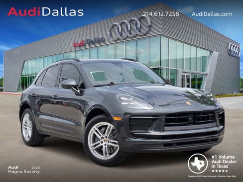 Used 2024 Porsche Macan AWD/4WD image 1