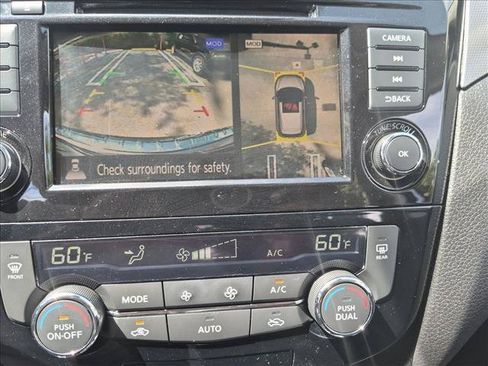 Used 2020 Nissan Rogue Sport SV w/ Technology Package FWD image 13