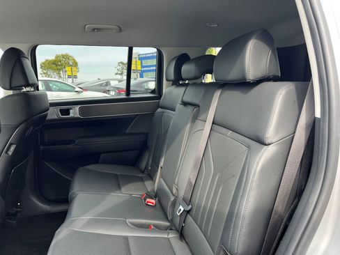 Used 2025 Hyundai Santa Fe SEL FWD image 28