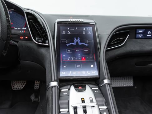 Used 2025 Ferrari Roma Spider RWD image 45