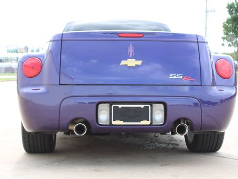 Used 2004 Chevrolet SSR w/ Preferred Equipment Group RWD image 13