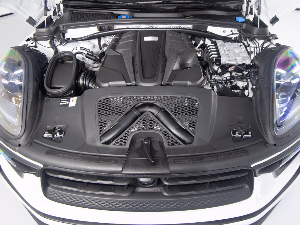 Certified 2026 Porsche Macan S AWD/4WD image 47