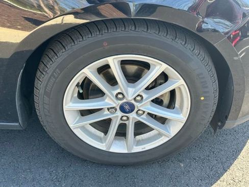 Used 2017 Ford Focus SE image 12