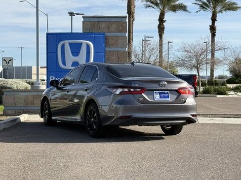 Used 2022 Toyota Camry LE image 6