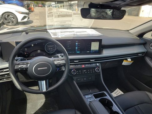 New 2025 Hyundai Sonata Limited image 30
