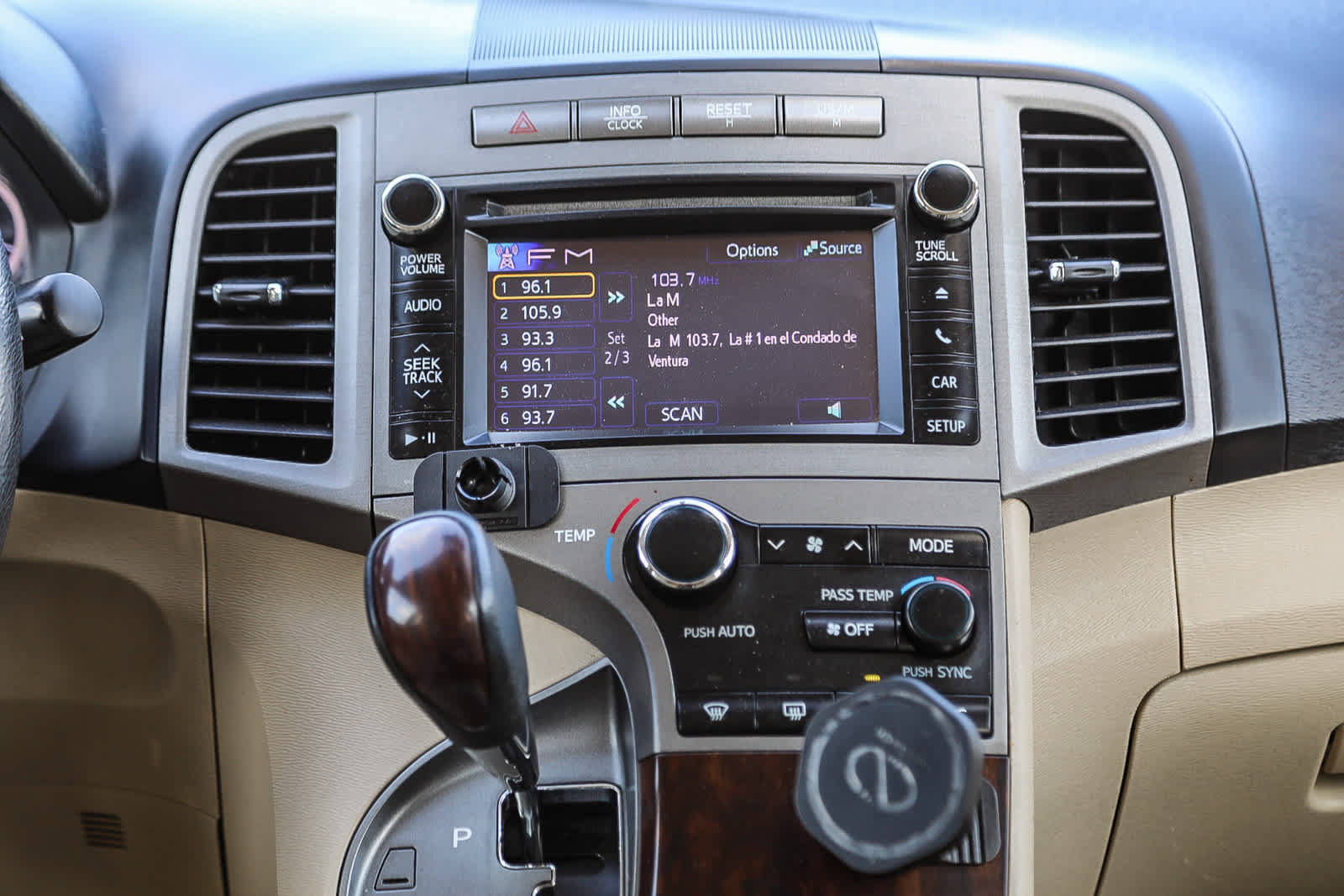 Used 2013 Toyota Venza LE FWD image 14