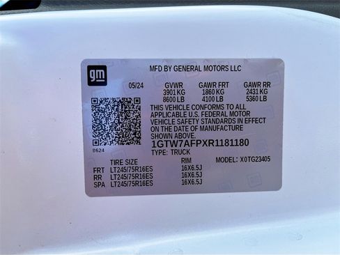 Used 2024 GMC Savana 2500 w/ Driver Convenience Package image 27