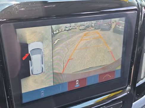 Used 2018 Chevrolet Traverse Premier w/ Driver Confidence II Package FWD image 17