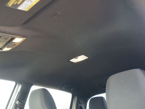 Used 2023 Toyota Tacoma TRD Off-Road image 6