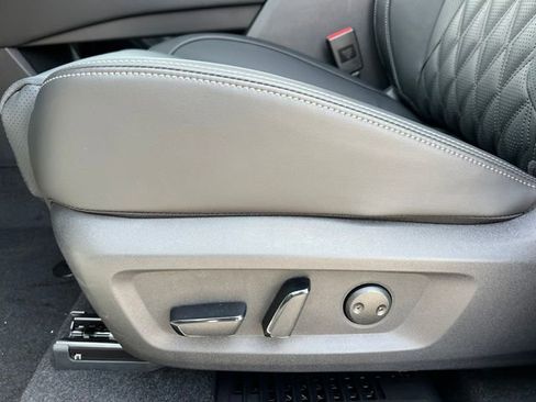 New 2026 Nissan Rogue Platinum AWD/4WD image 9