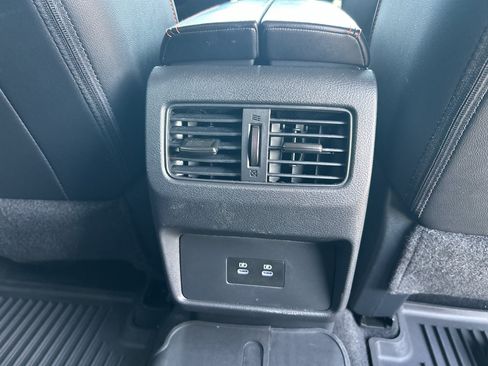 Certified 2025 Nissan Rogue SV AWD/4WD image 13
