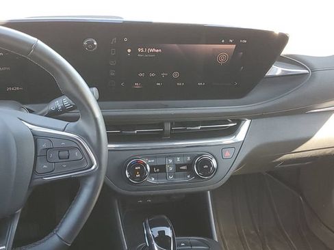 Certified 2024 Buick Envista Sport Touring w/ Convenience I Package FWD image 13