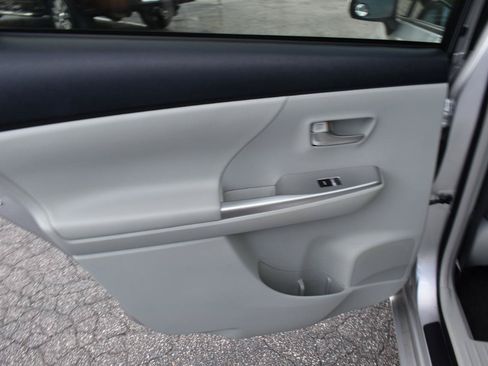 Used 2012 Toyota Prius V Five FWD image 38