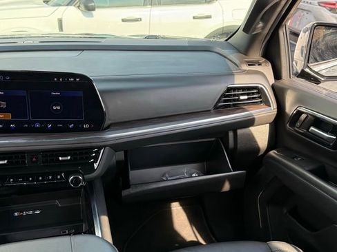 Used 2025 Chevrolet Tahoe LT AWD/4WD image 35