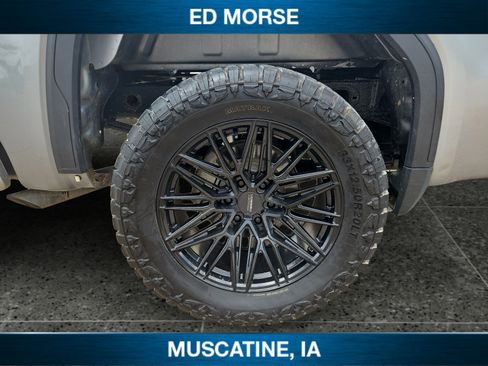 Used 2023 GMC Sierra 1500 SLE w/ Enhanced Capability Package AWD/4WD image 11