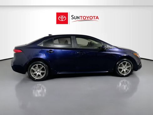 Used 2021 Toyota Corolla LE FWD image 2