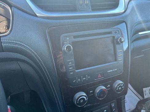 Used 2016 Chevrolet Traverse LT w/ Style and Technology Package image 29
